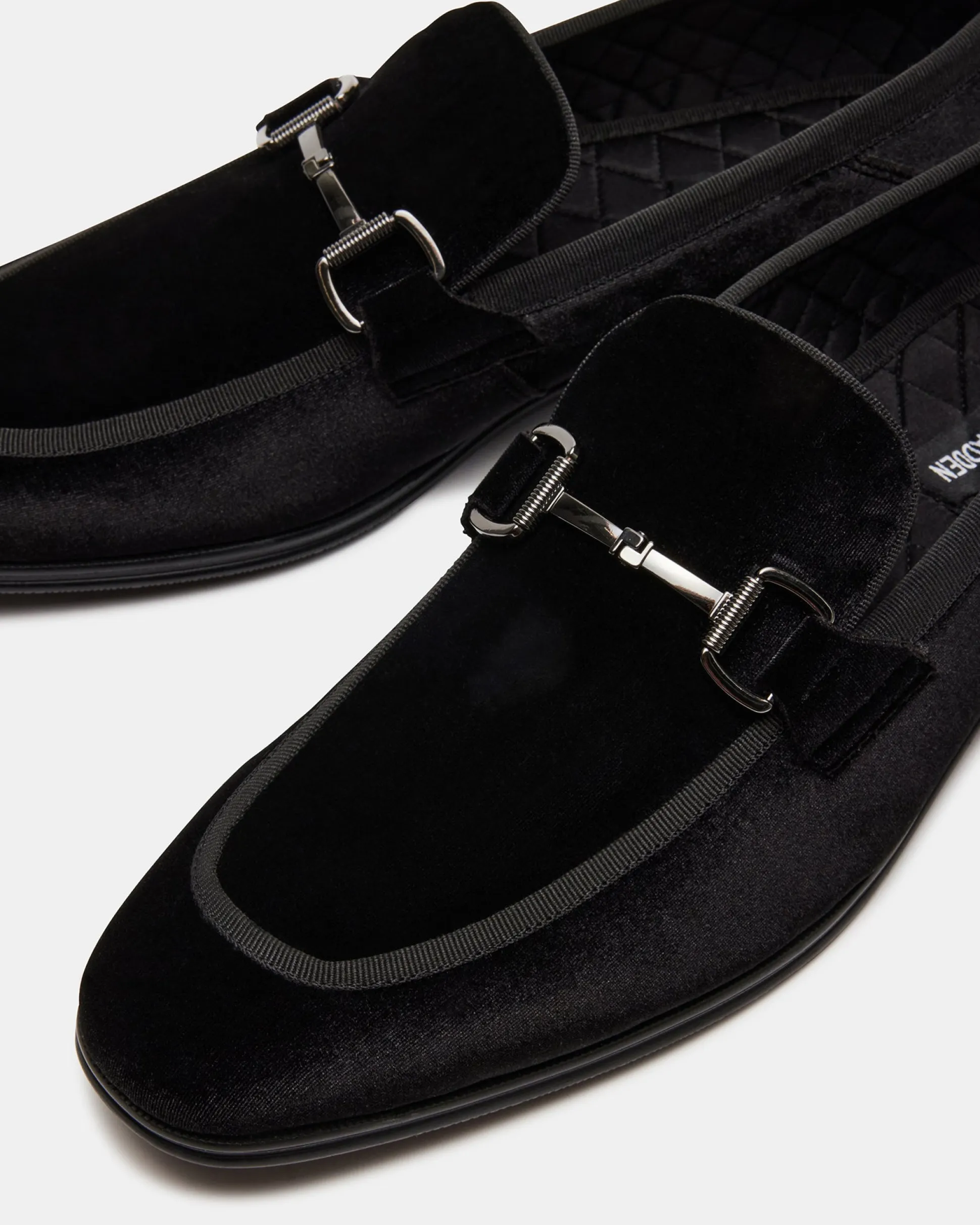 Aadi Black/silver