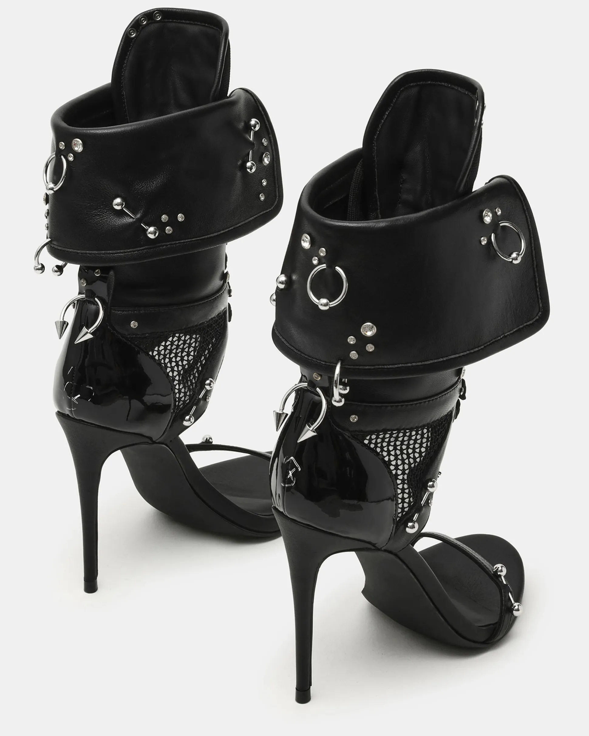 Casella Piercing Black