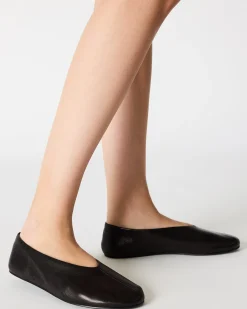 Cyntra Black Leather