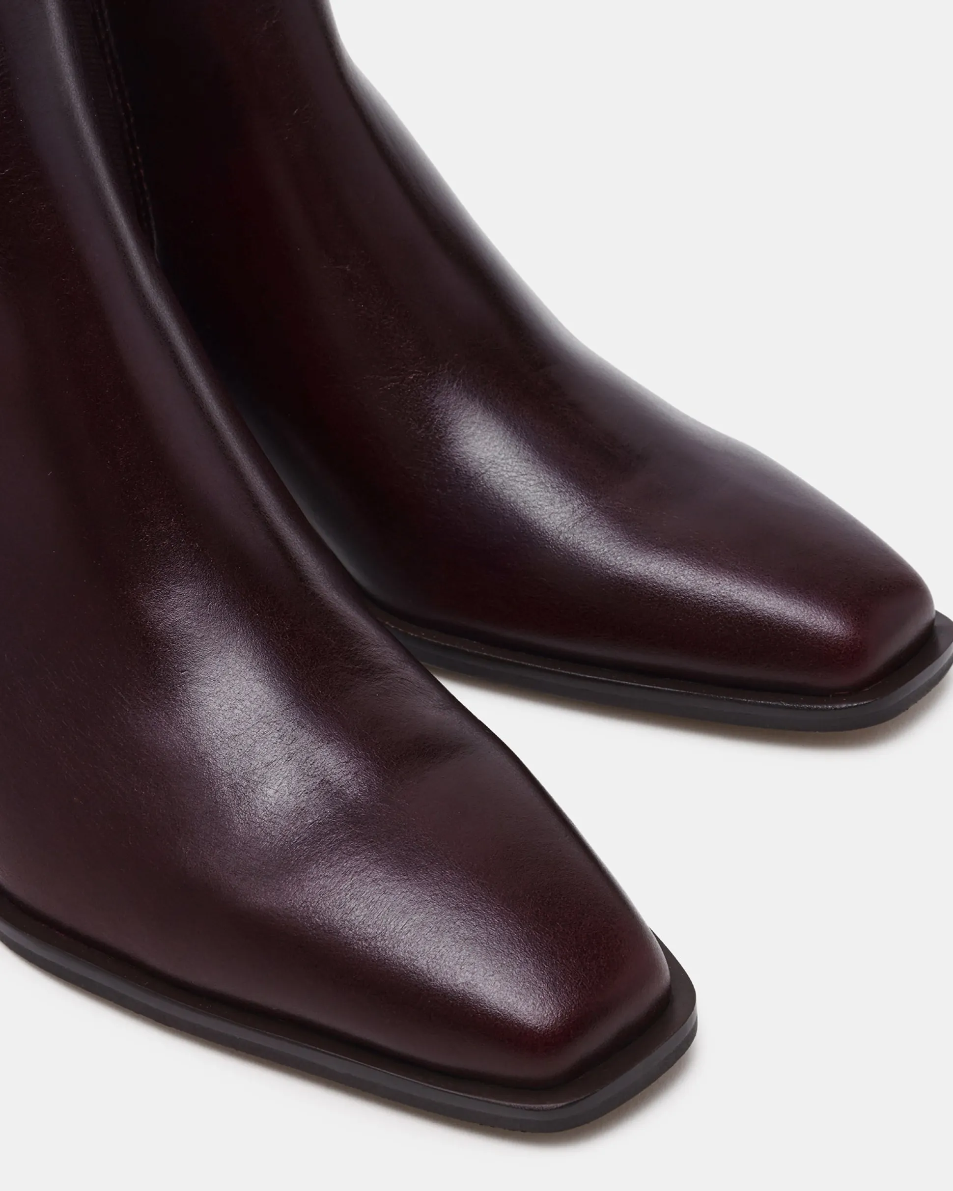 Daxen Dark Cherry Leather