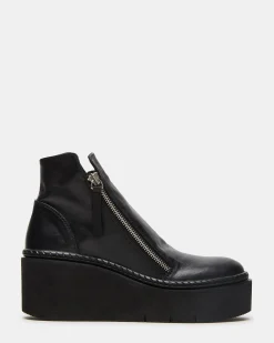 Drift Black Leather