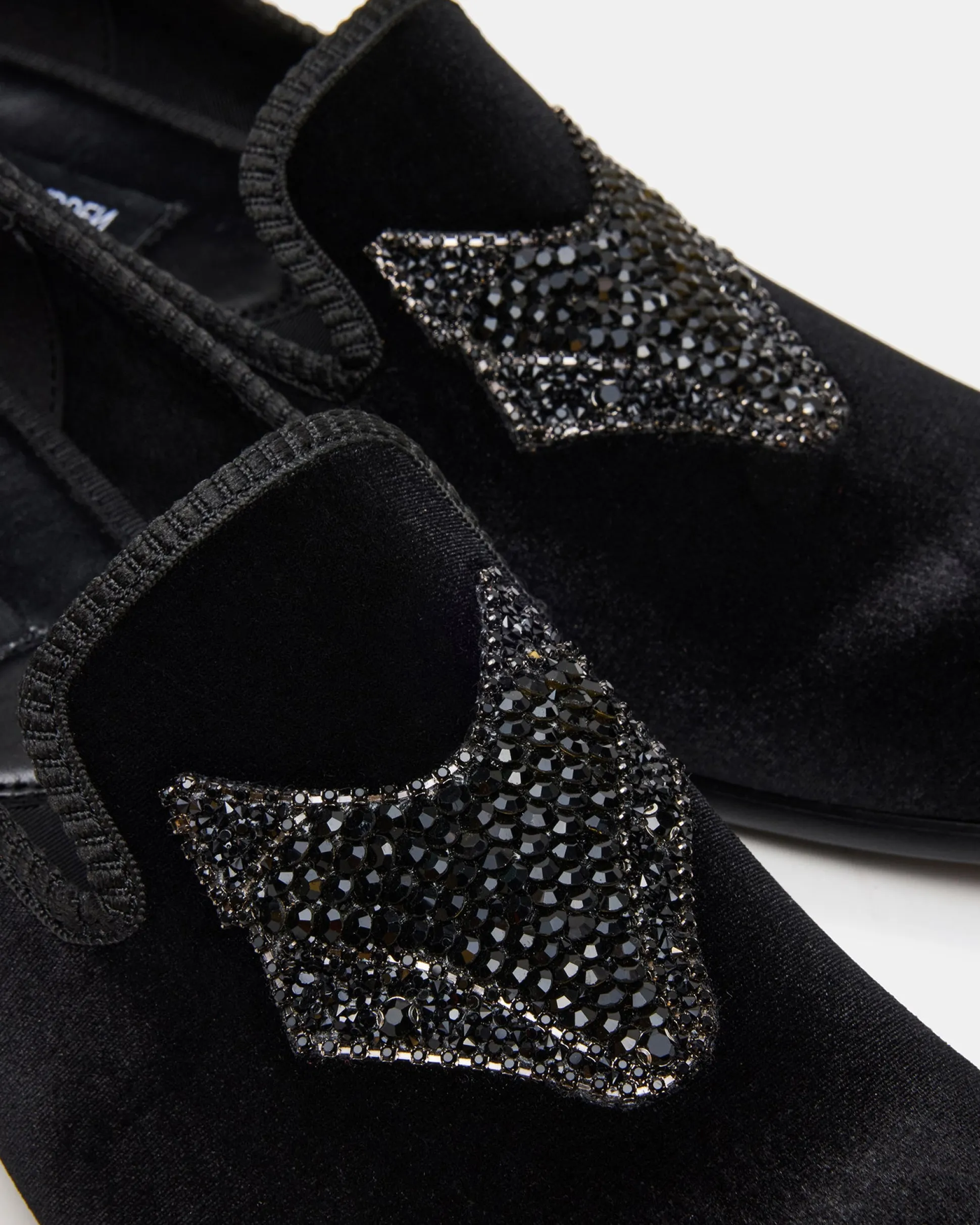 Finn Black Velvet