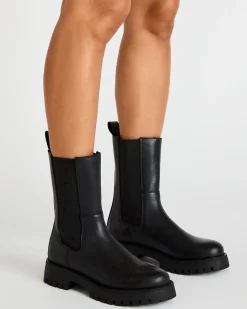 Lowa Black Leather
