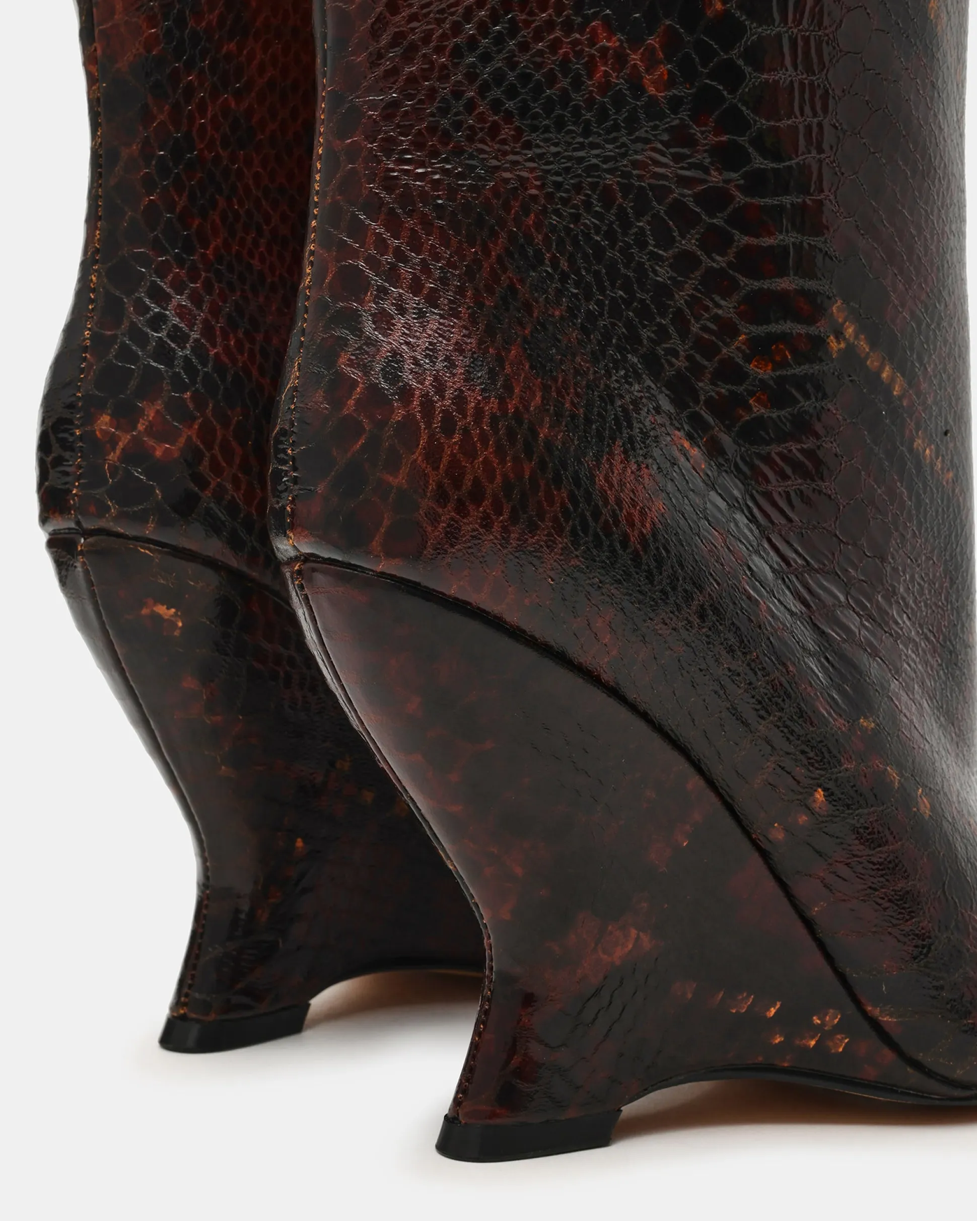 Rylix Brown Snake